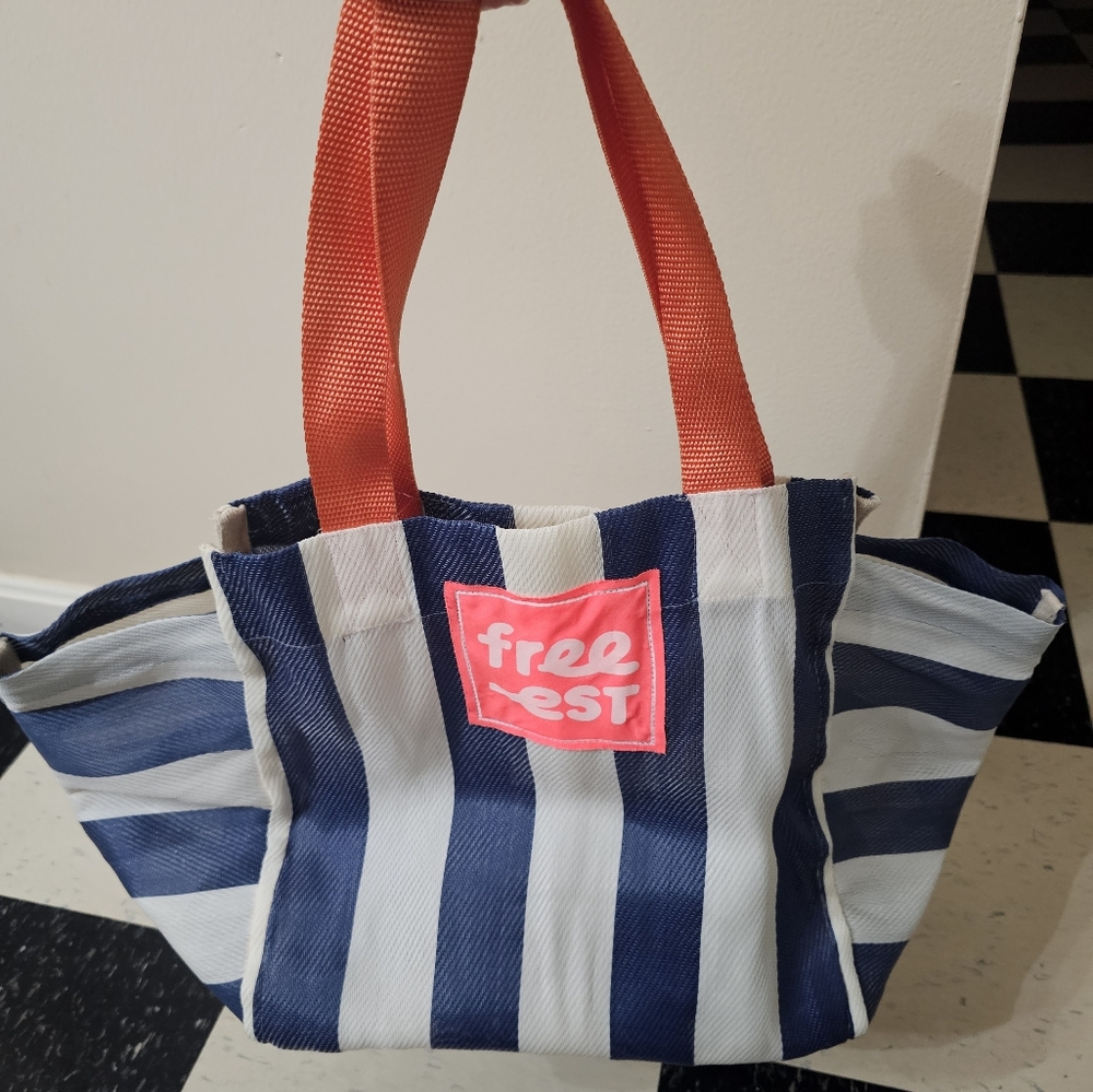 1+1 Free people tote get 1 free